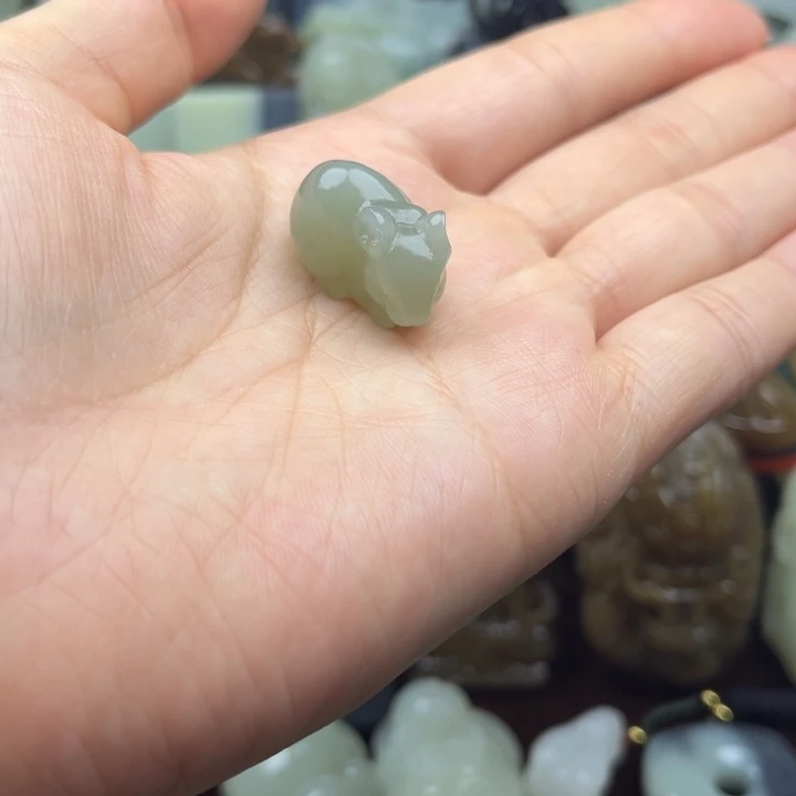 和田玉未镶嵌颈饰