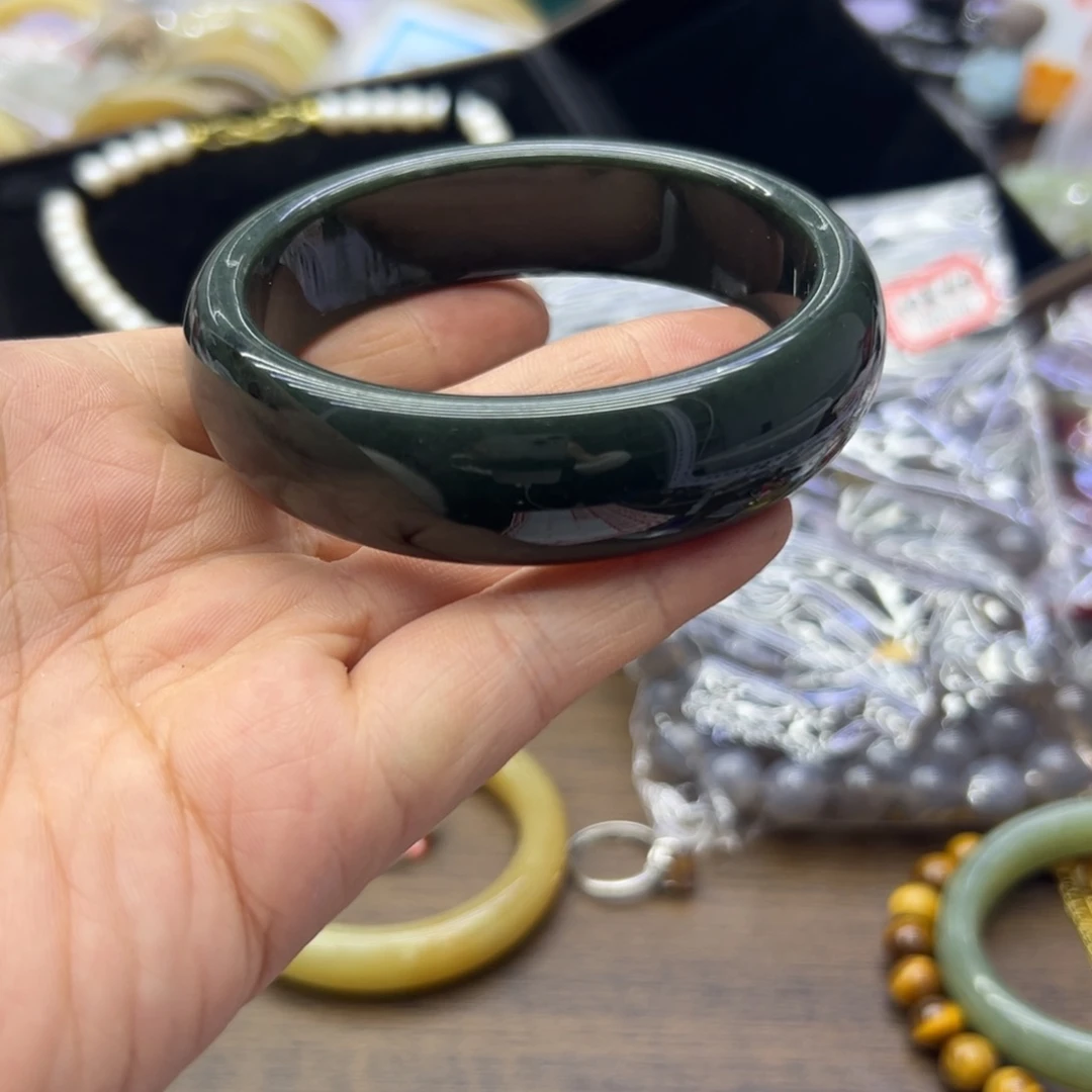 和田玉未镶嵌手镯63.6圈围146