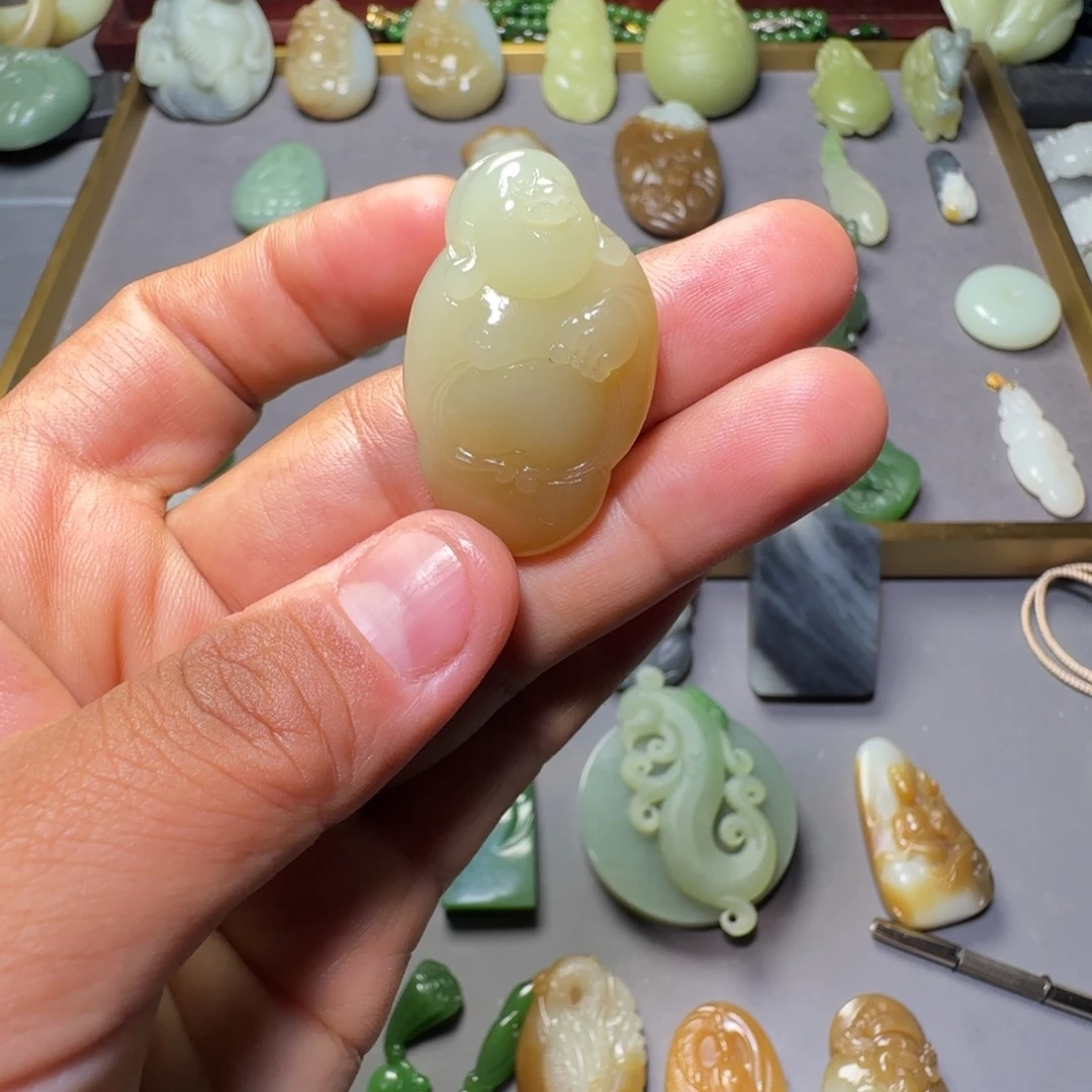 和田玉未镶嵌颈饰