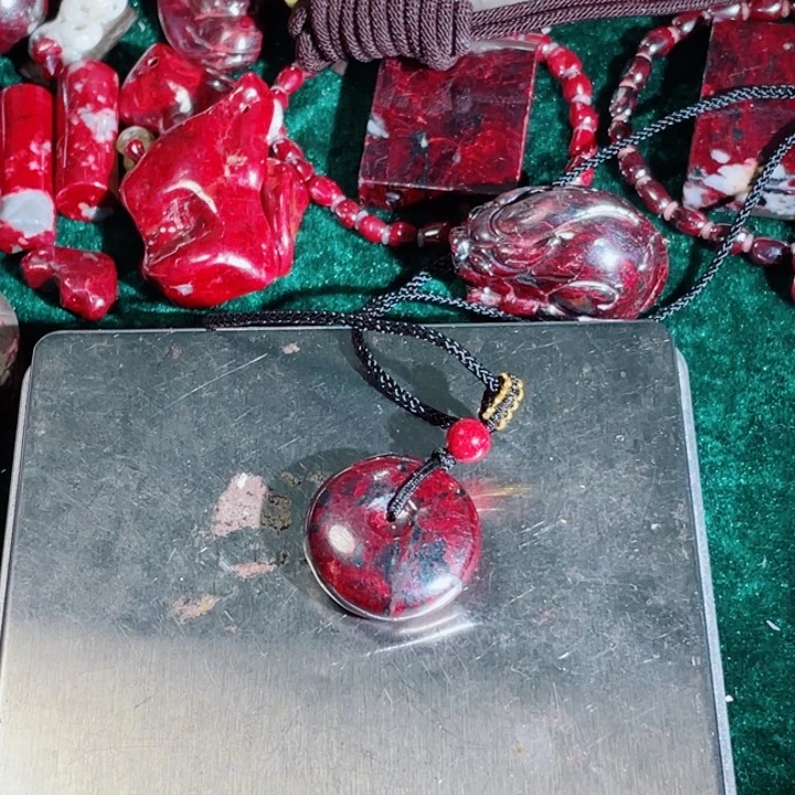 天然辰砂原石首饰