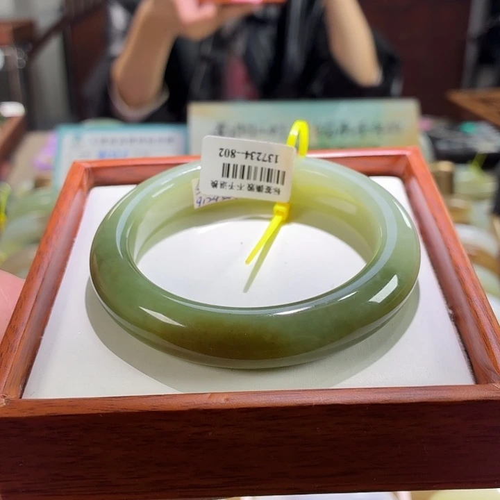 和田玉未镶嵌手镯5.  5556