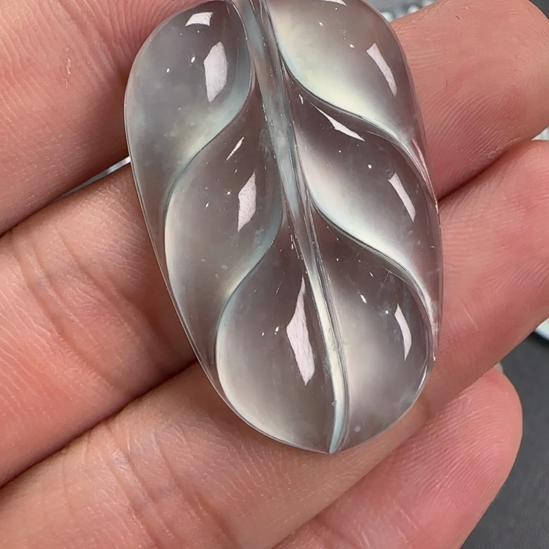 翡翠未镶嵌颈饰