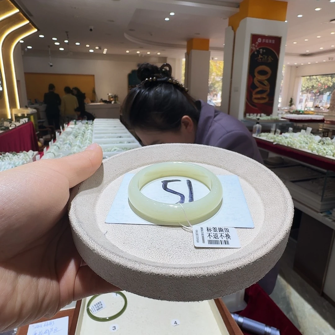 和田玉未镶嵌手镯86