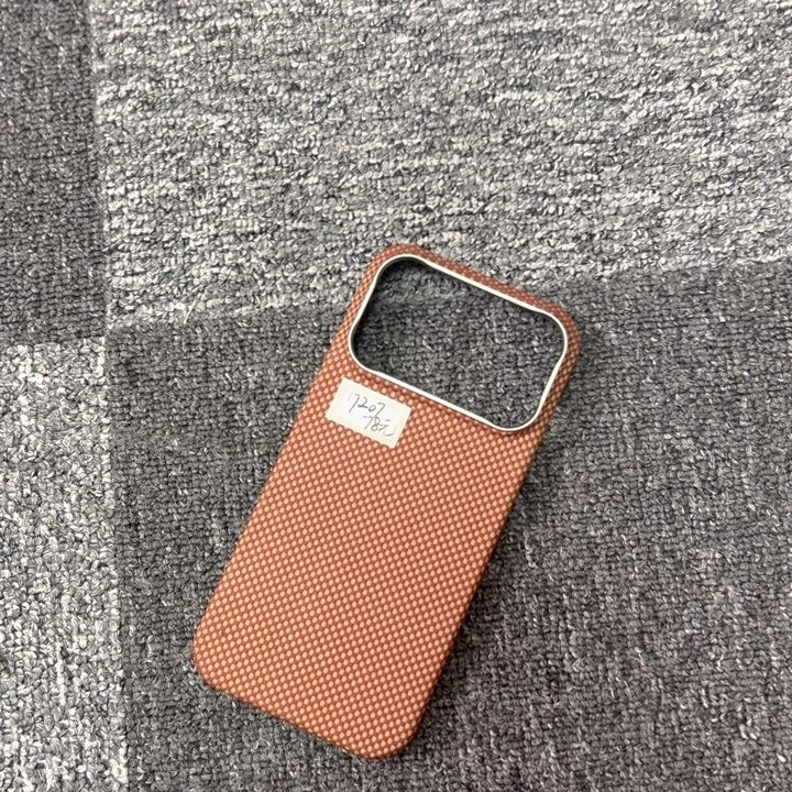 苹果17pro黄金甲磁吸