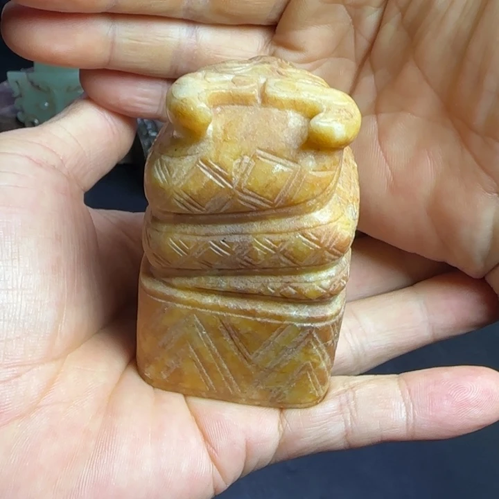 红***莲和田玉未镶嵌挂件