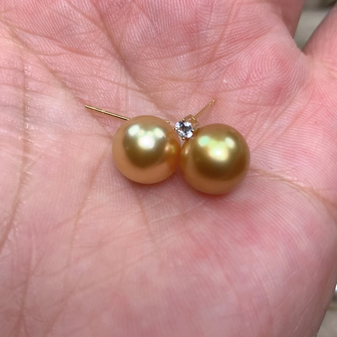 18K金镶嵌耳饰海水珍珠