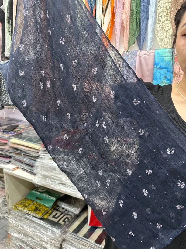 帽之都蓝碎花雨露麻丝巾