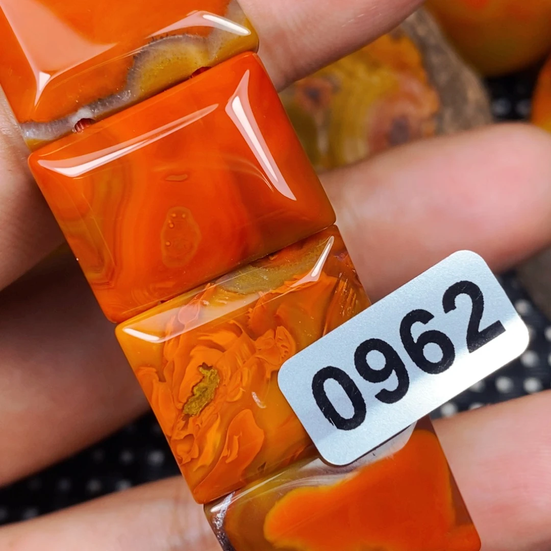 未镶嵌吊坠(不含链)玛瑙/玉髓想****字