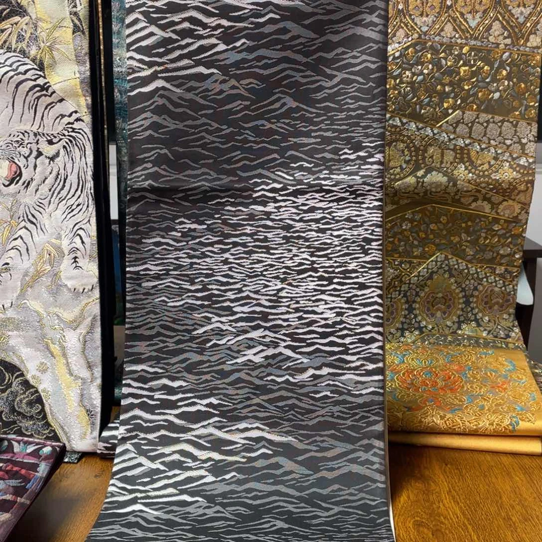 织绣双面六通全新