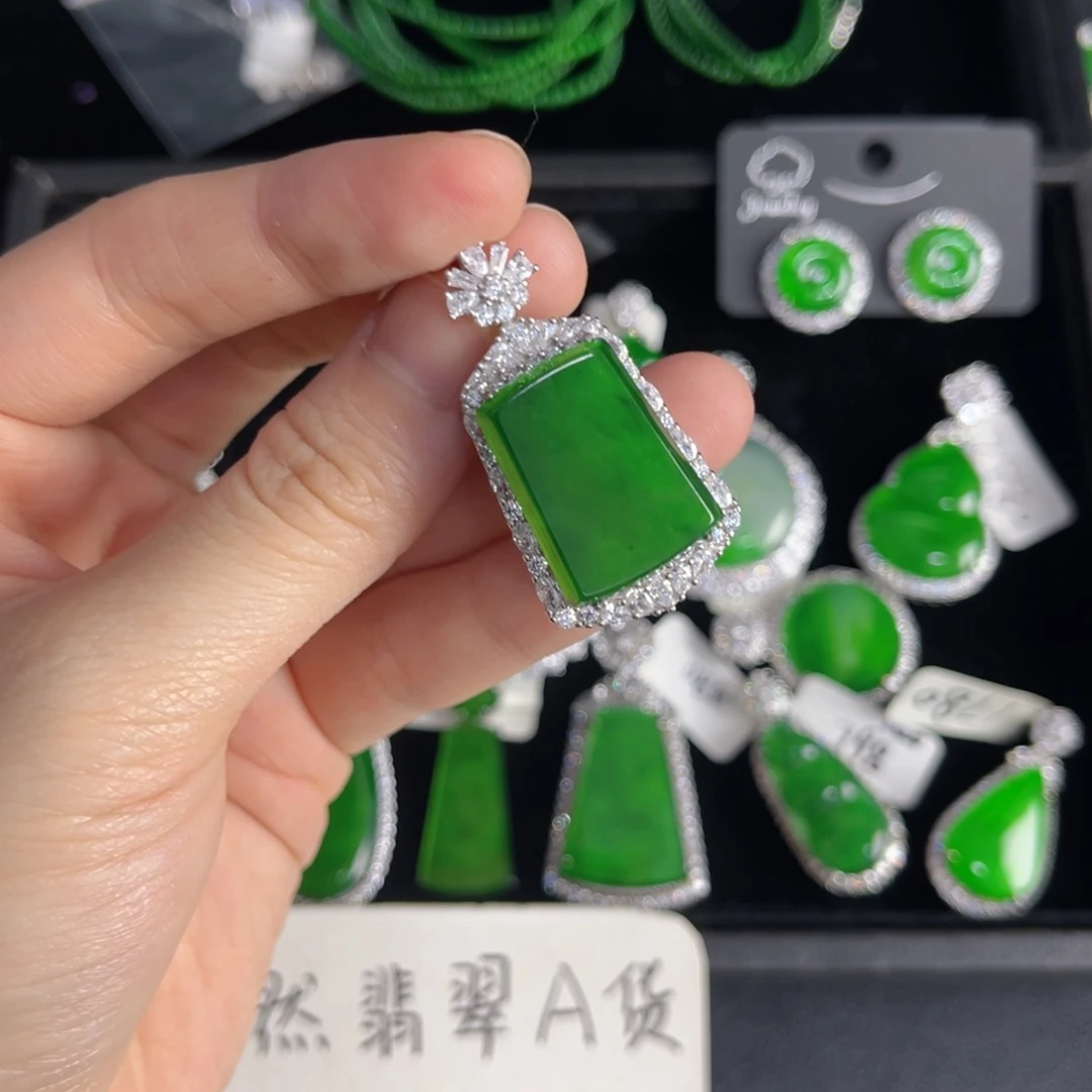 翡翠银S925镶嵌戒指无事牌吊坠