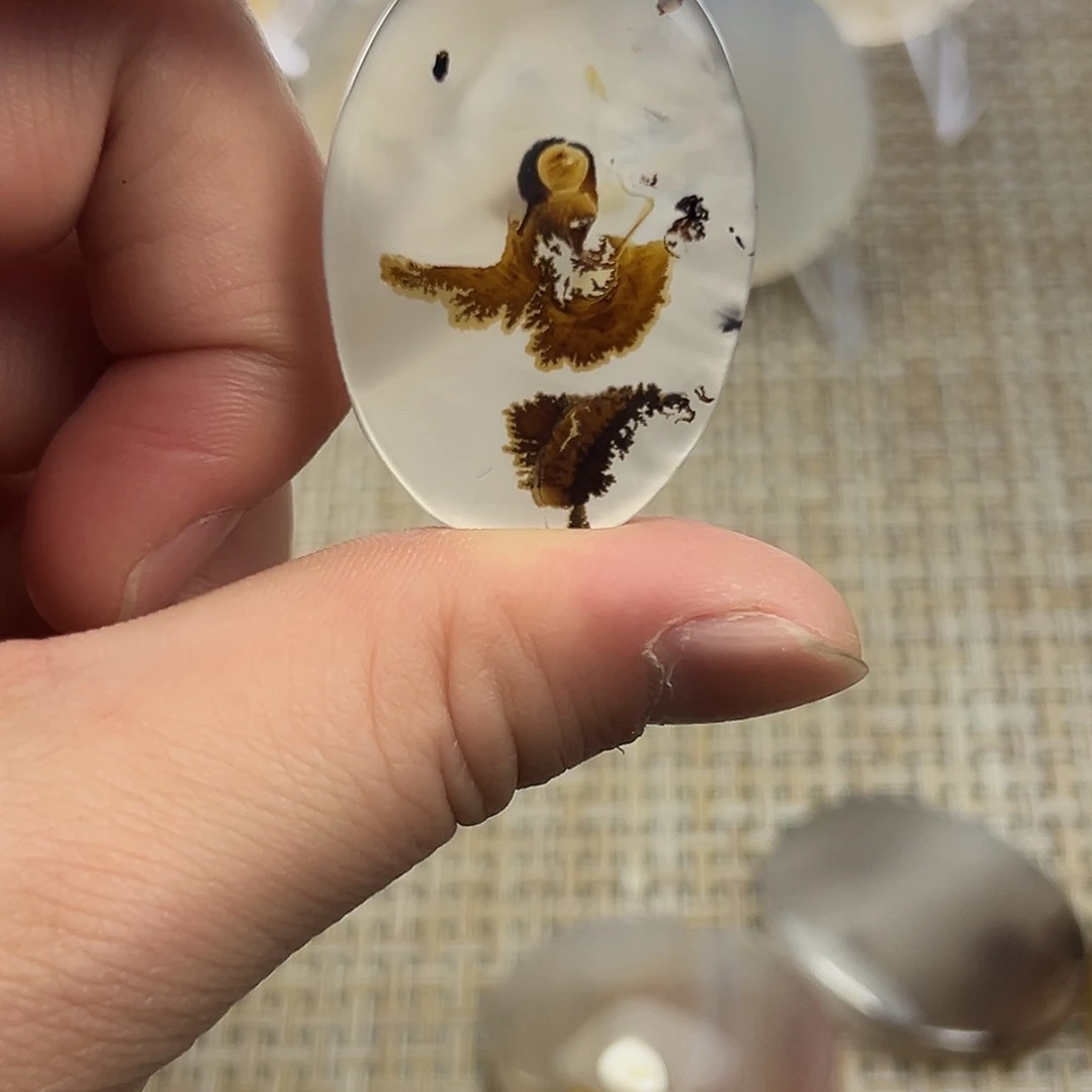 夏***哎玛瑙/玉髓未镶嵌颈饰