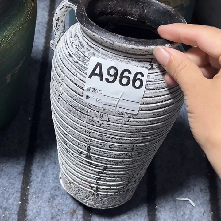 灰白螺纹高20口10默认打孔