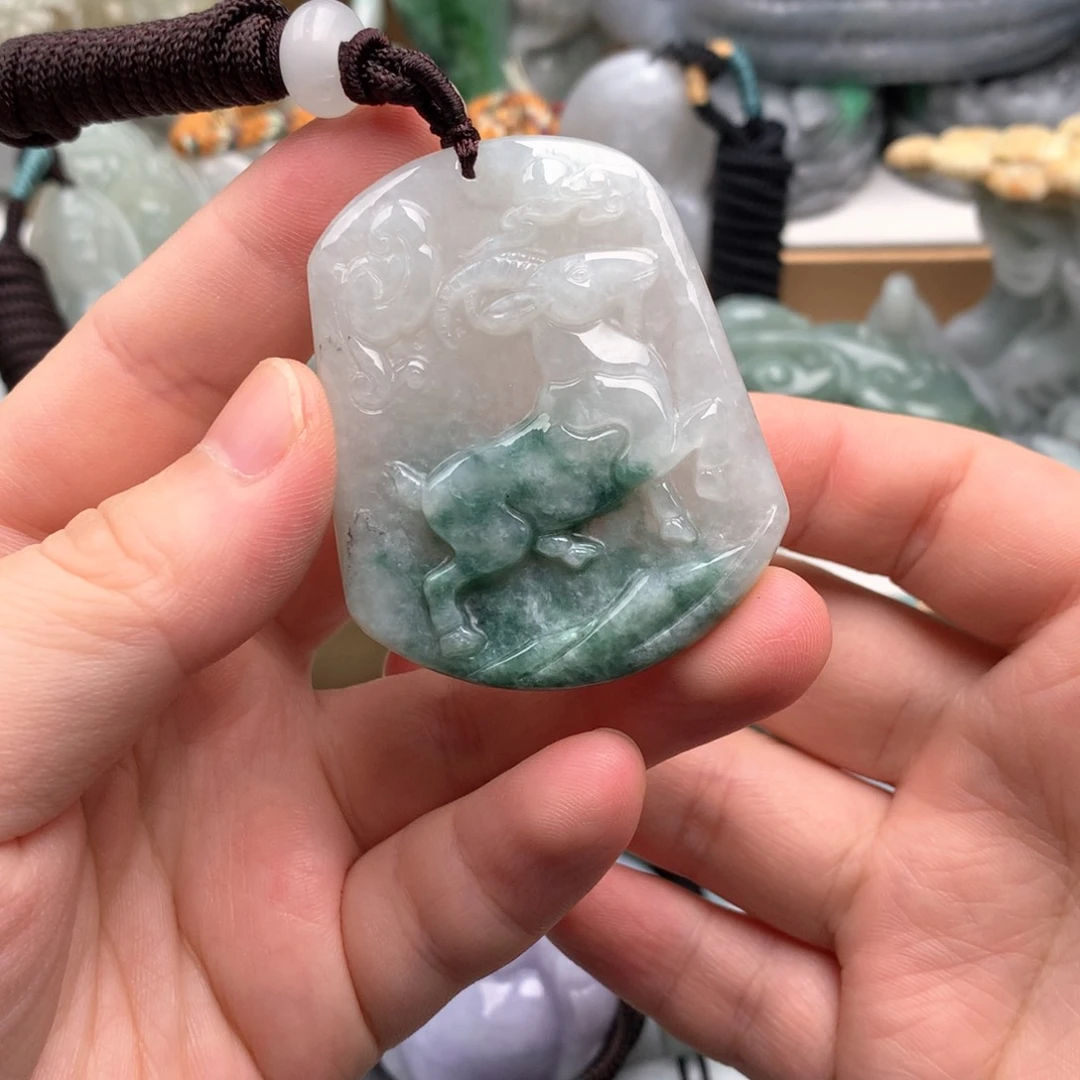 吊坠(不含链)未镶嵌翡翠