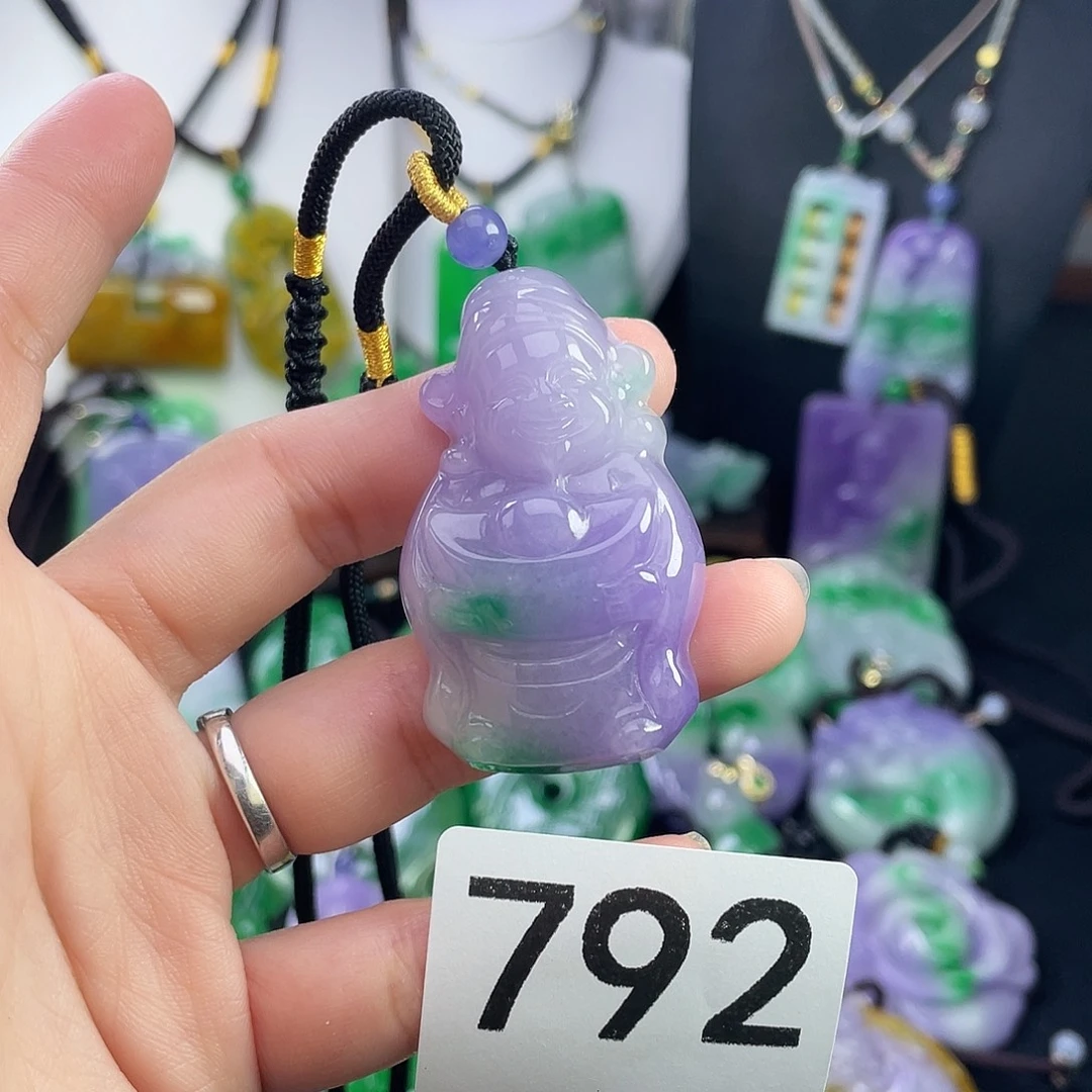 翡翠未镶嵌吊坠(赠链)