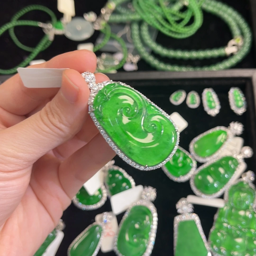 翡翠银S925镶嵌戒指如意吊坠