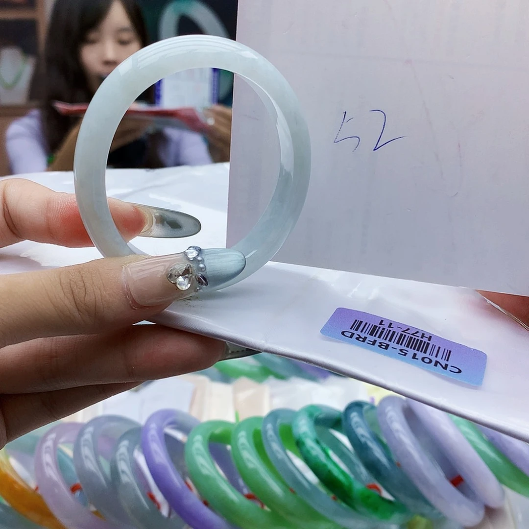 翡翠手镯未镶嵌r