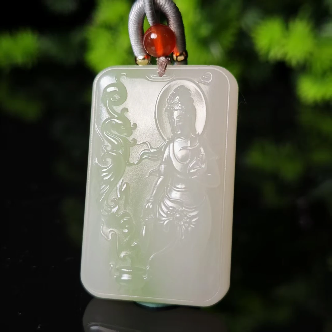 lot5057 菩萨牌 和田玉翠青 45.1*28.5*10.6mm 35.1g/北京世纪