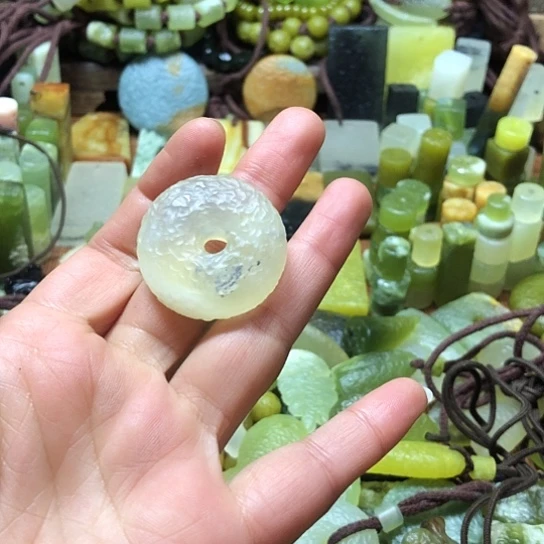 未镶嵌岫玉吊坠岫