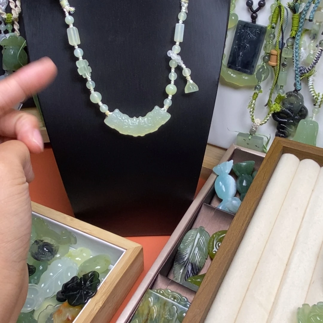 蛇纹石玉未镶嵌岫玉