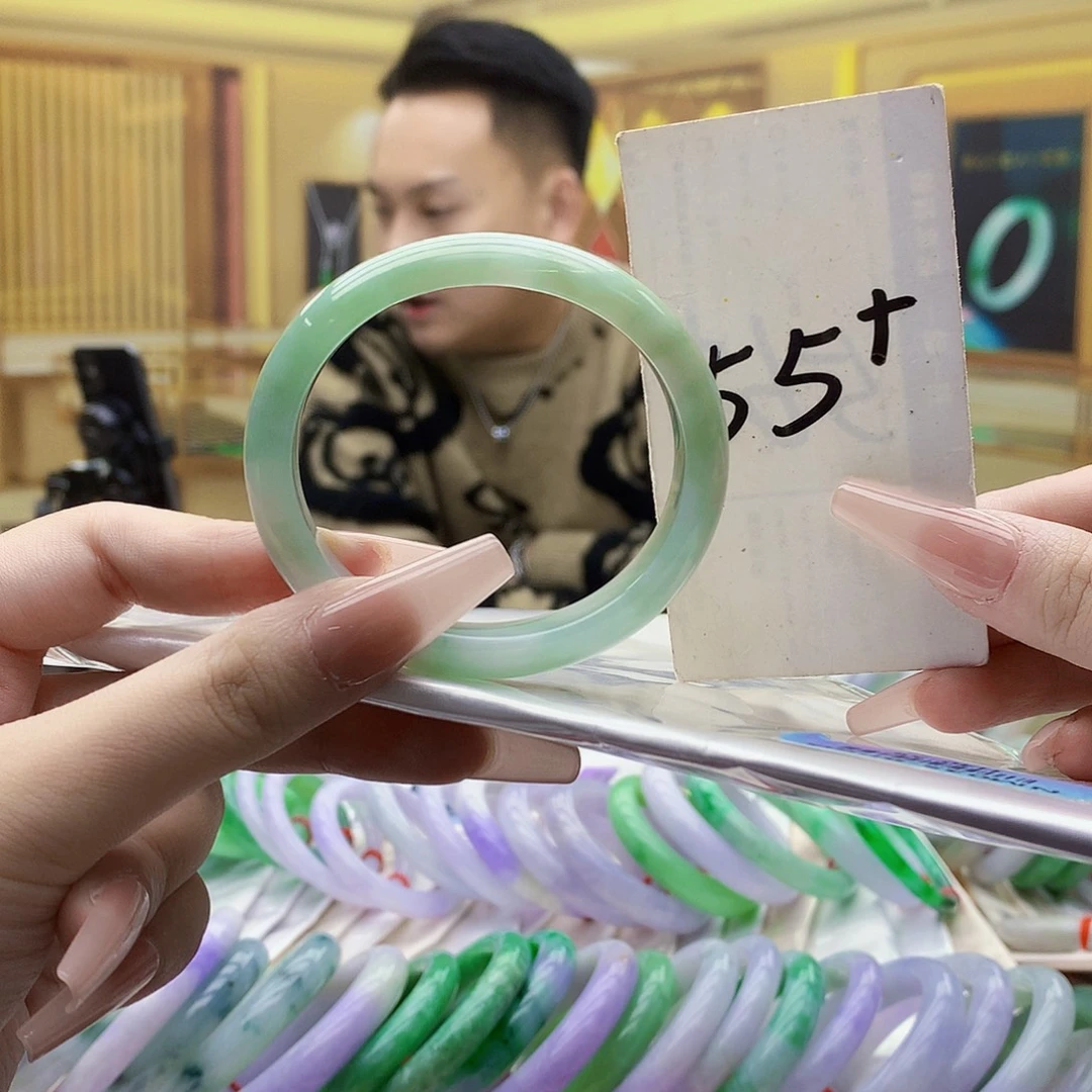 翡翠未镶嵌手镯bb