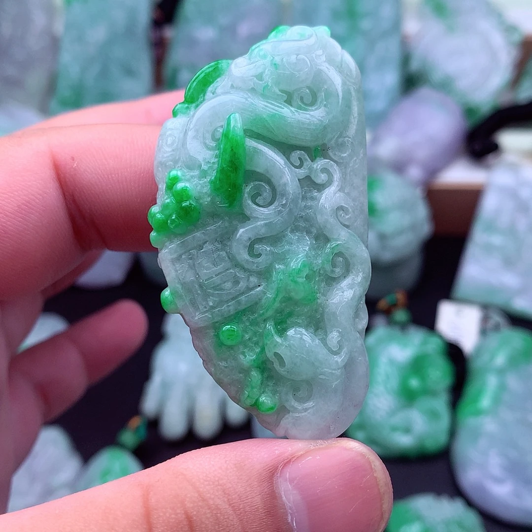 吊坠(不含链)未镶嵌翡翠
