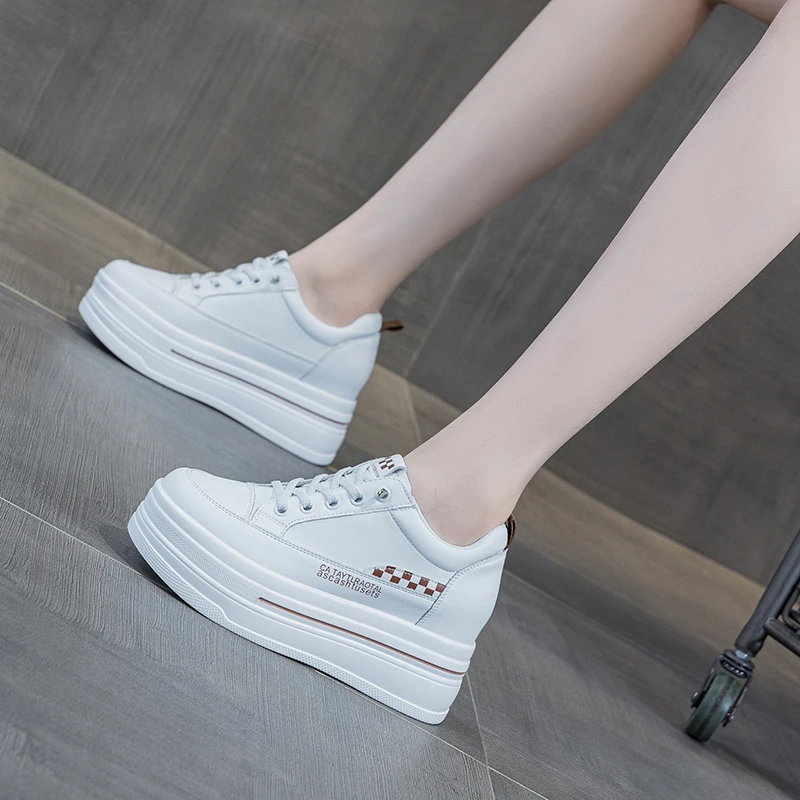 2025年春季新款真皮内增高小白鞋女8CM坡跟休闲运动女士散步单鞋