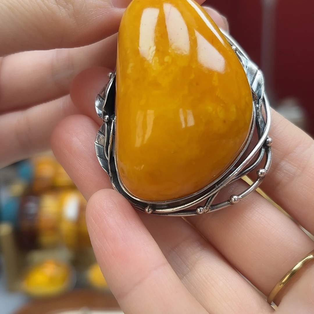 琥珀裸石未镶嵌5吊坠