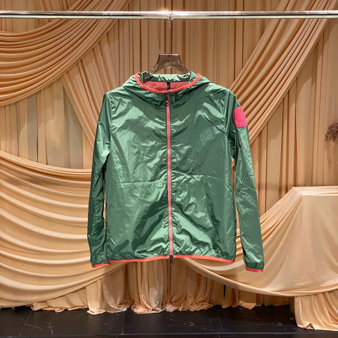 99新 MONCLER Moncler Invive刺绣徽标大logo冲锋衣/2码/32310