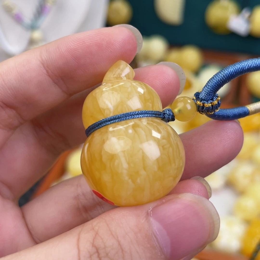 未镶嵌吊坠(赠链)蜜蜡