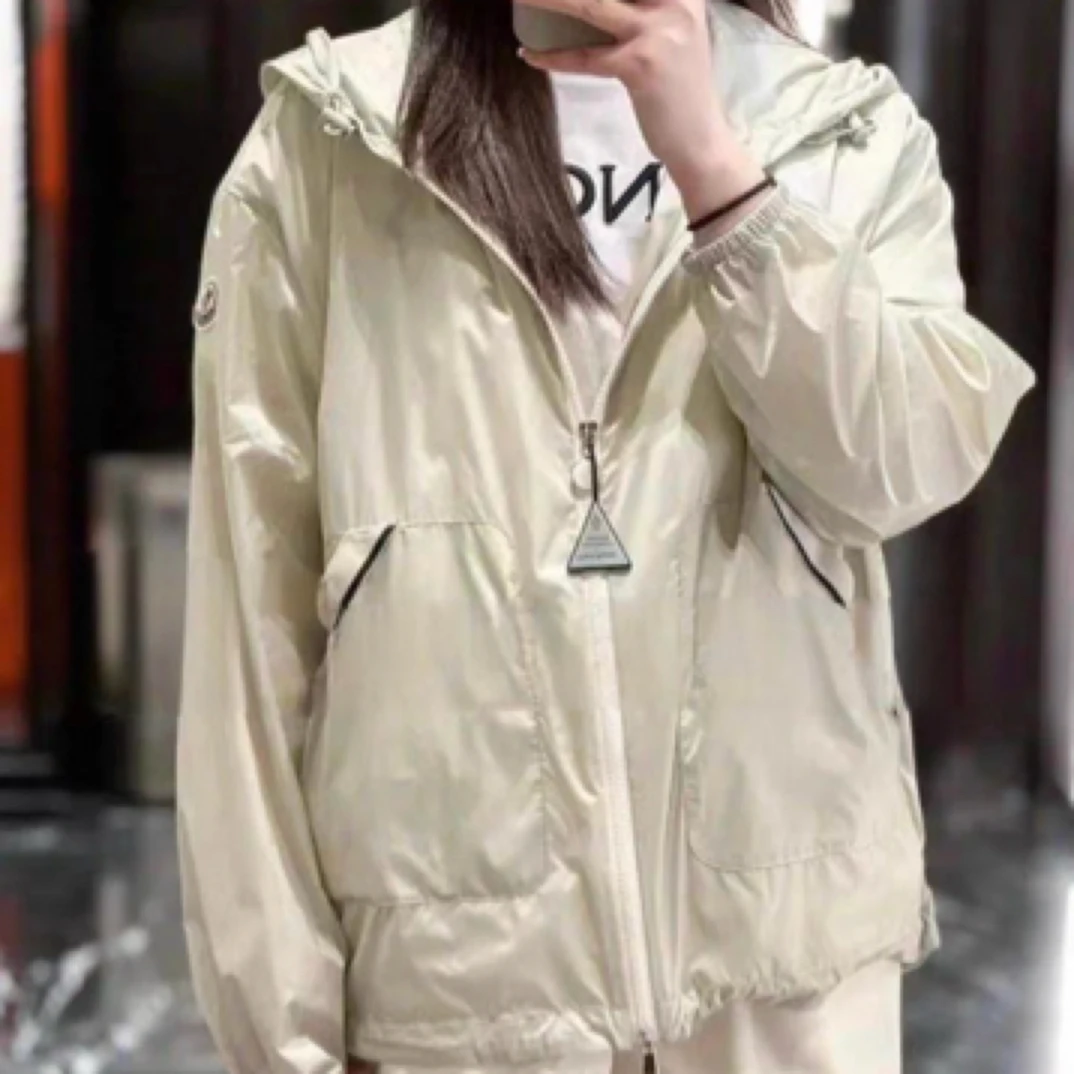 99新 MONCLER 袋鼠式口袋连帽拉链夹克外套/00码/A02976