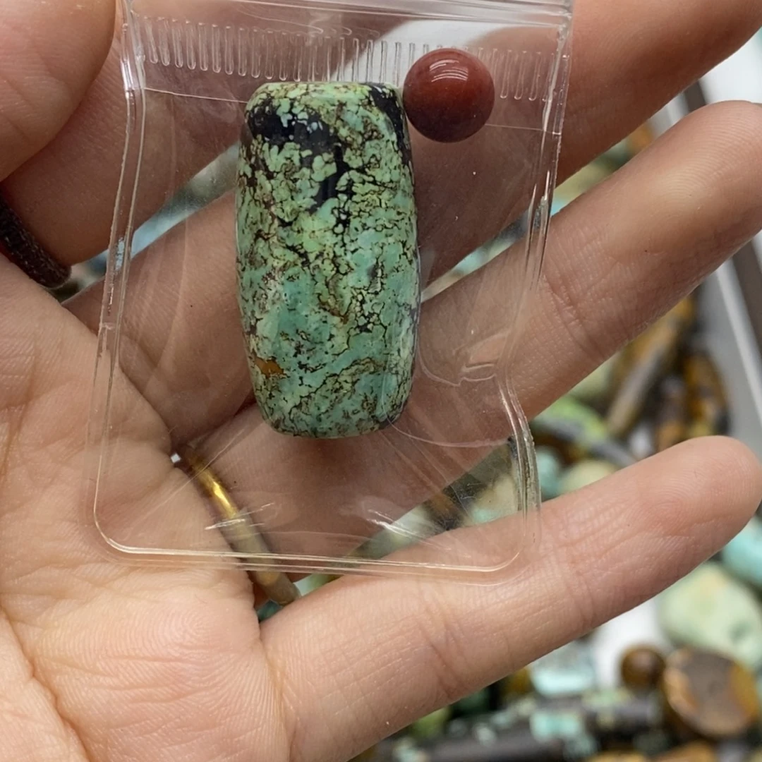 桥****南红玛瑙未镶嵌珠宝奇石