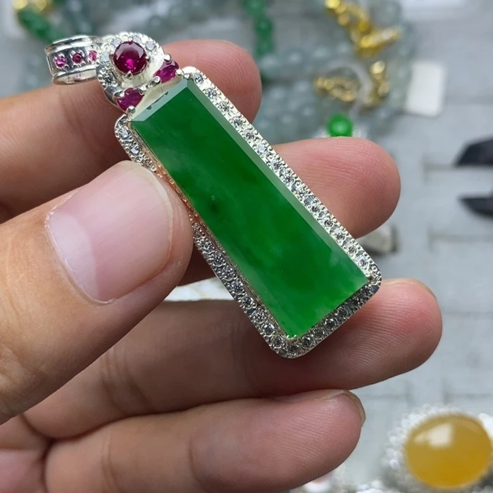 未镶嵌定制翡翠正冰正阳绿33.7mm