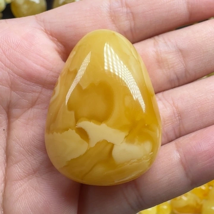 蜜蜡未镶嵌珠宝奇石