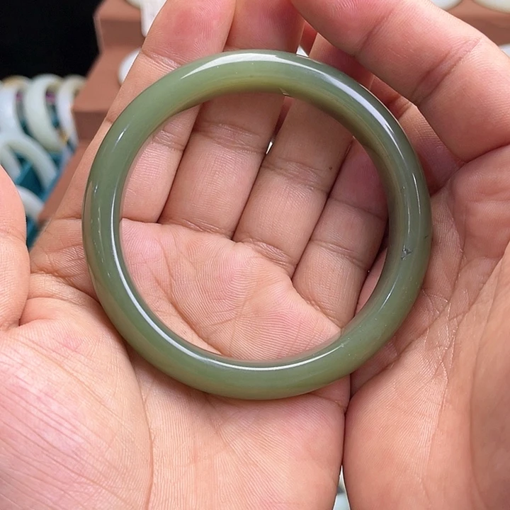 【闪购商品】未镶嵌手镯和田玉˙****⋆