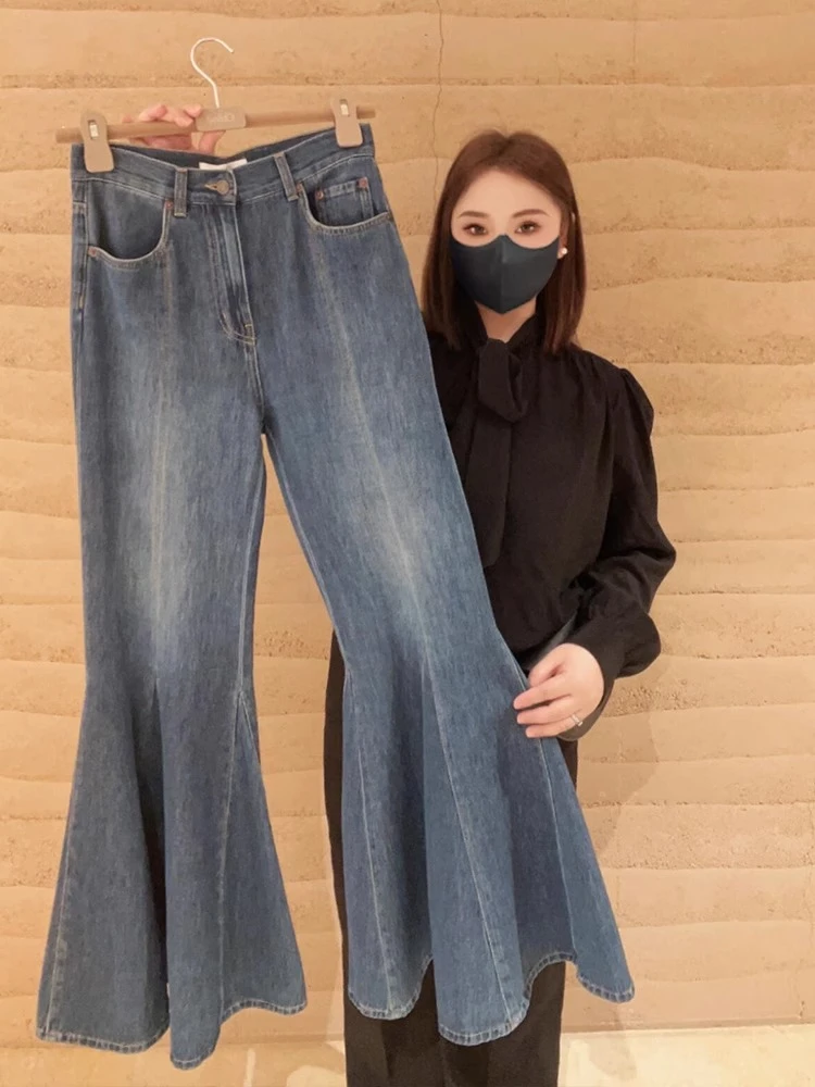 刘诗诗同款今年流行的爆款蓝色高腰微喇牛仔裤子女2025年新款春款