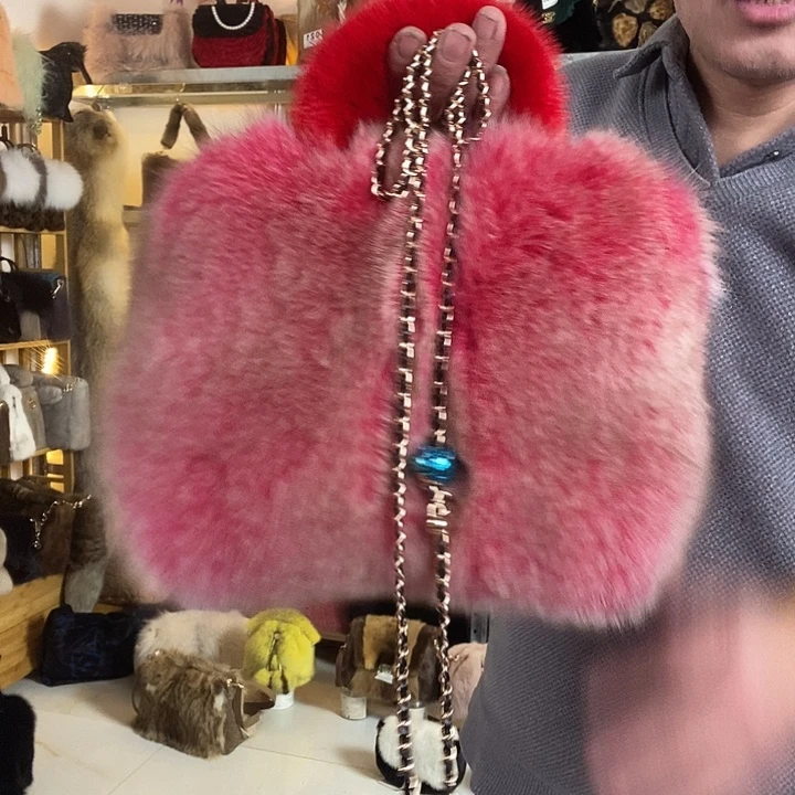 启晟皮草红色狐狸毛方包