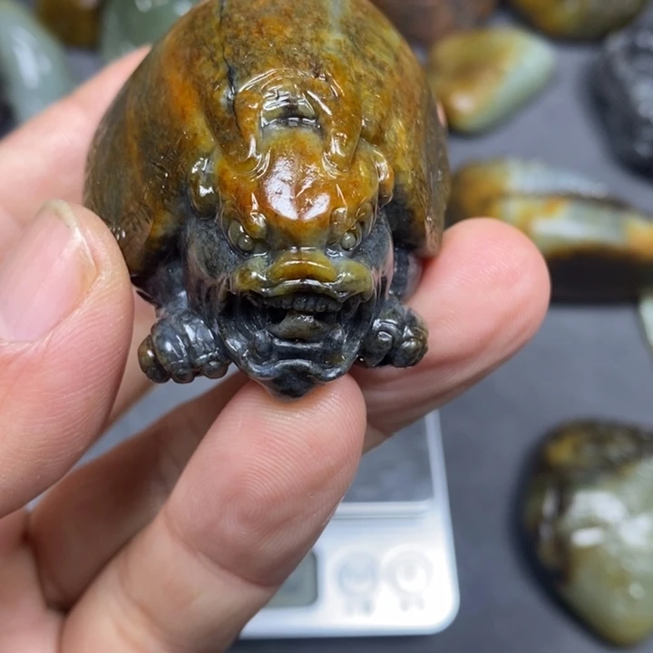 和田玉未镶嵌把件