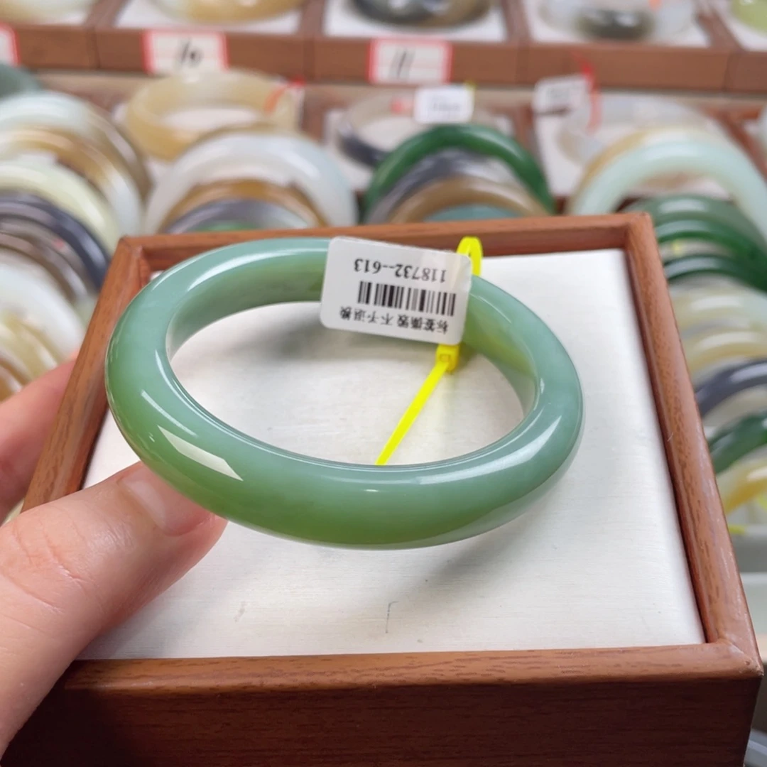 【闪购商品】和田玉手镯未镶嵌54