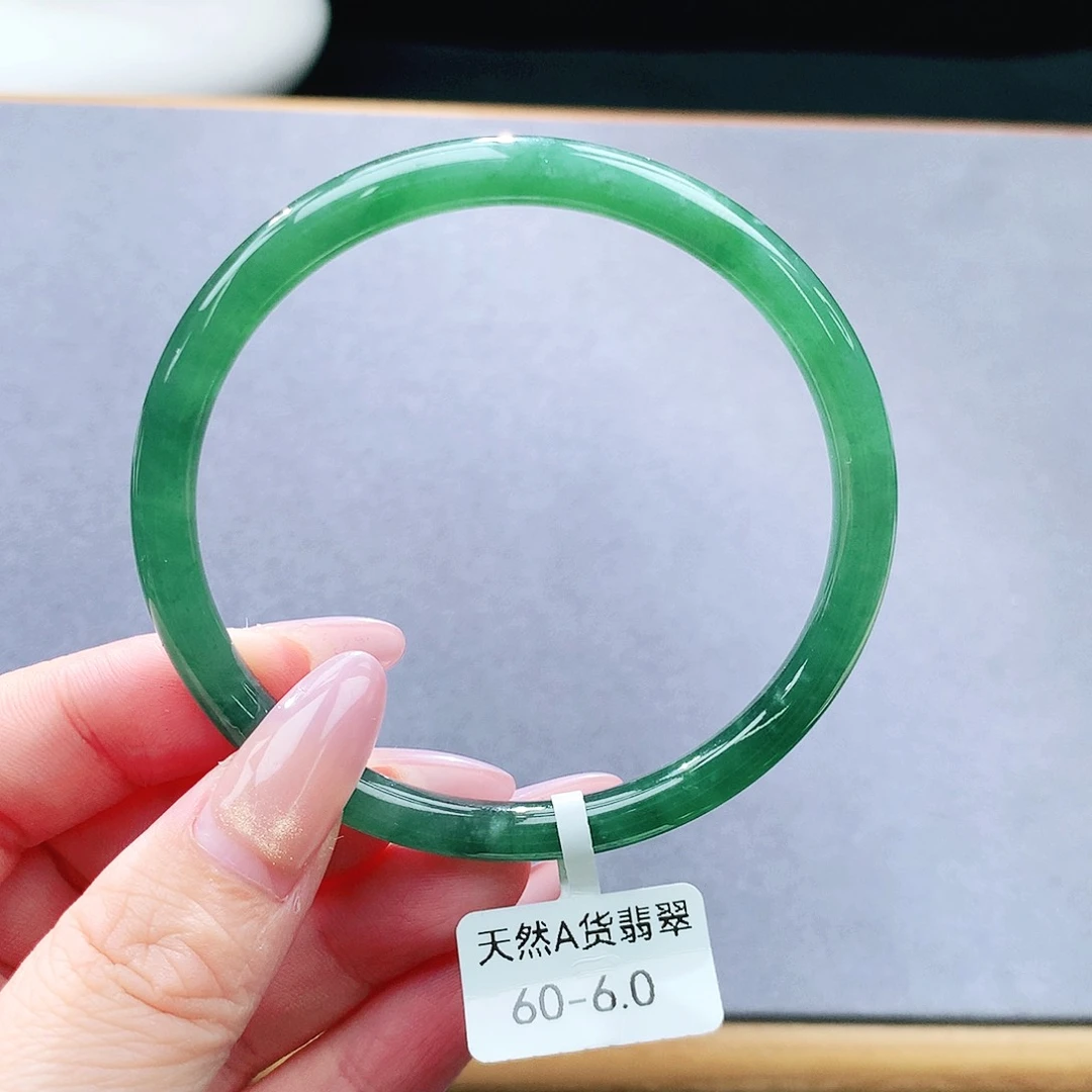 未镶嵌手镯（圆镯）翡翠