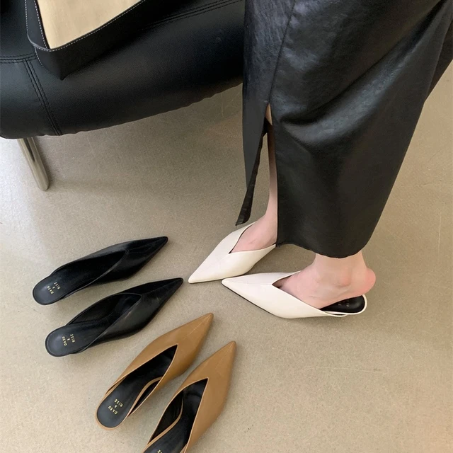 2025年春夏新款尖头V口细跟中跟半拖气质休闲舒适低跟包头拖鞋女