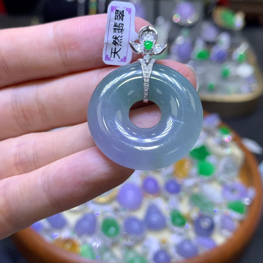 翡翠18K金镶嵌颈饰翡翠吊坠项链