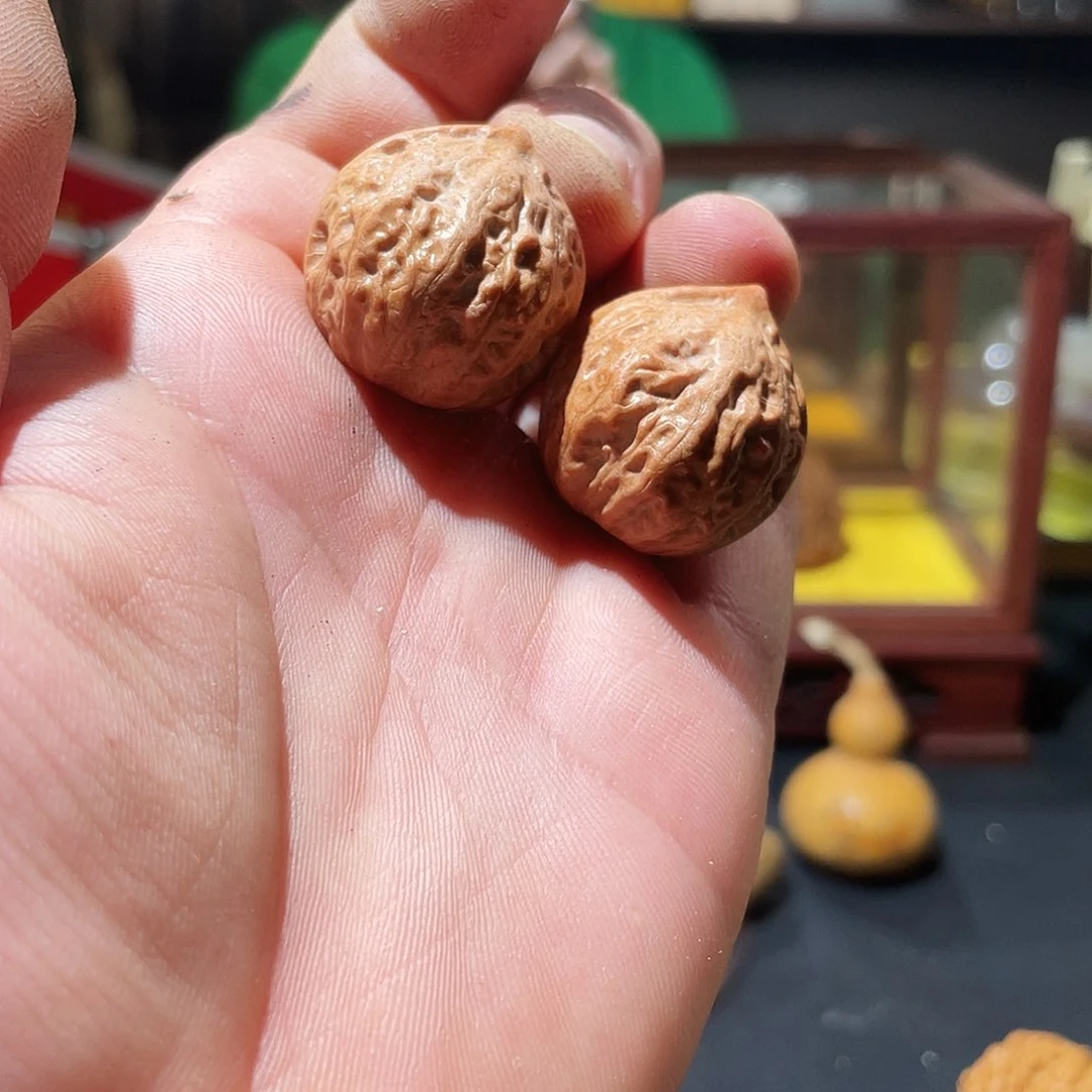 文玩核桃吊坠小手捻