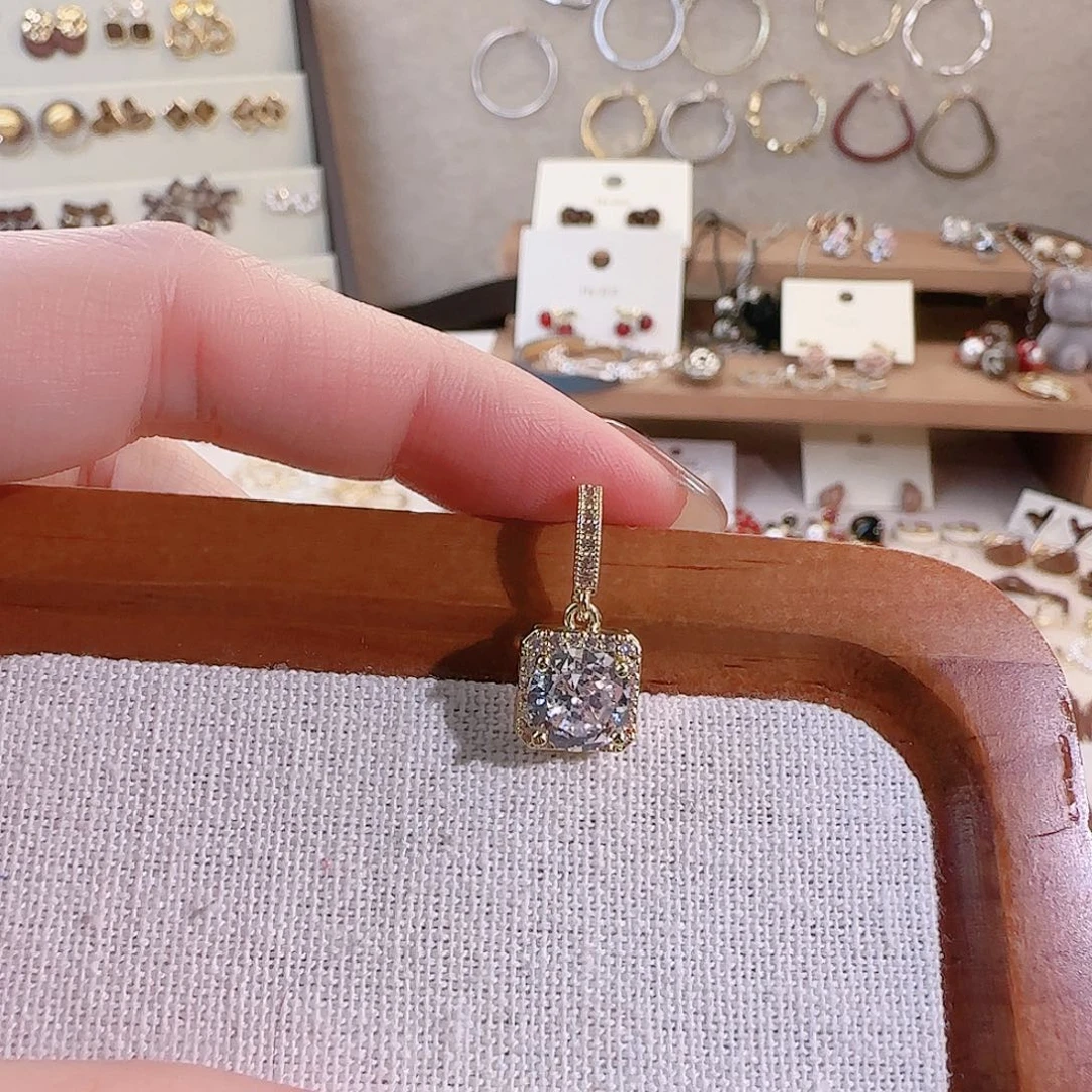 仿珍珠铜合金925银耳钉