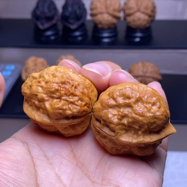 文玩核桃把件至尊妖蟾55