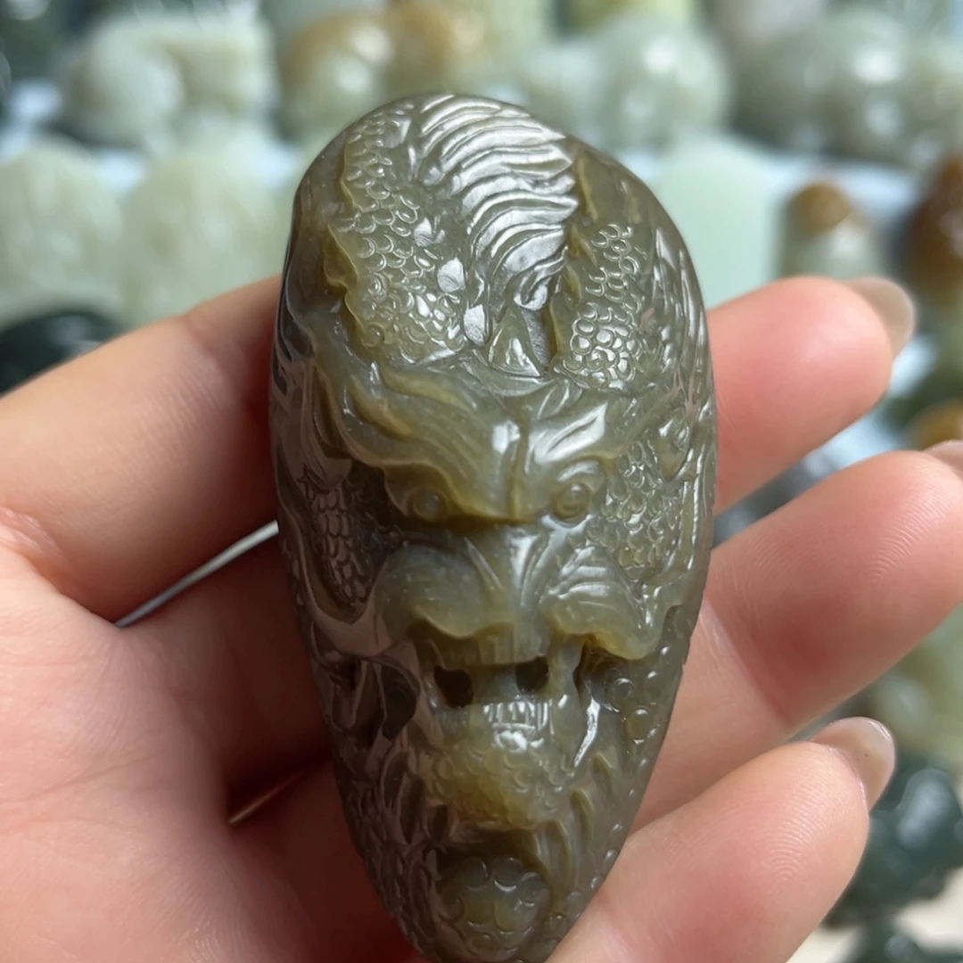 和田玉未镶嵌把件