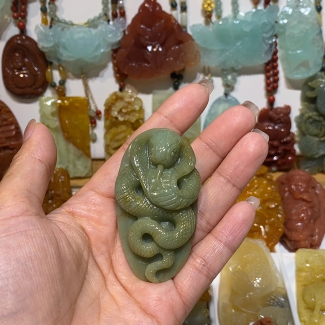 用***7蛇纹石玉未镶嵌颈饰