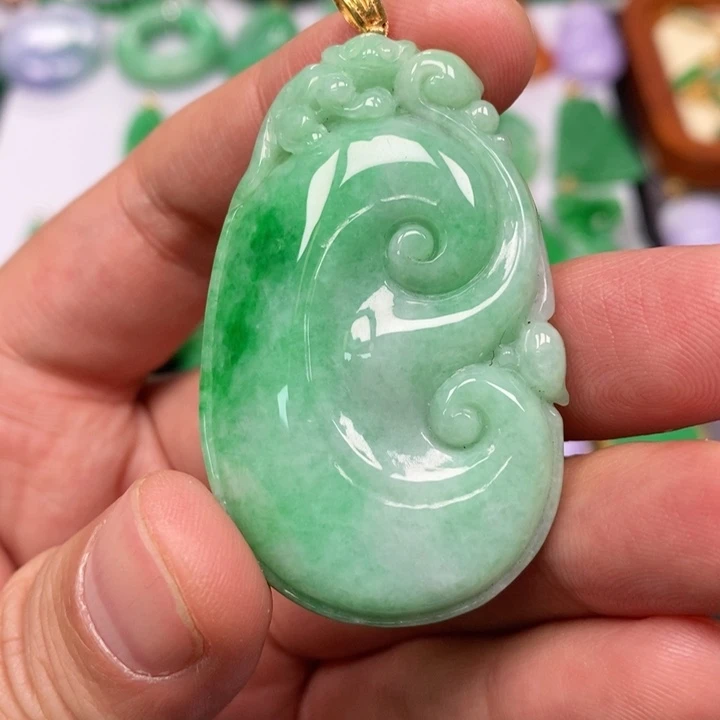 颈饰未镶嵌翡翠吊坠