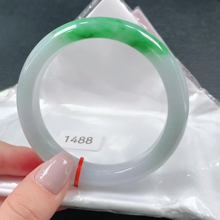翡翠手镯未镶嵌天然翡翠手镯01