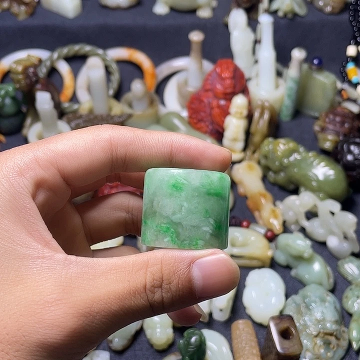 拾***宝翡翠未镶嵌颈饰翡翠未镶嵌颈饰