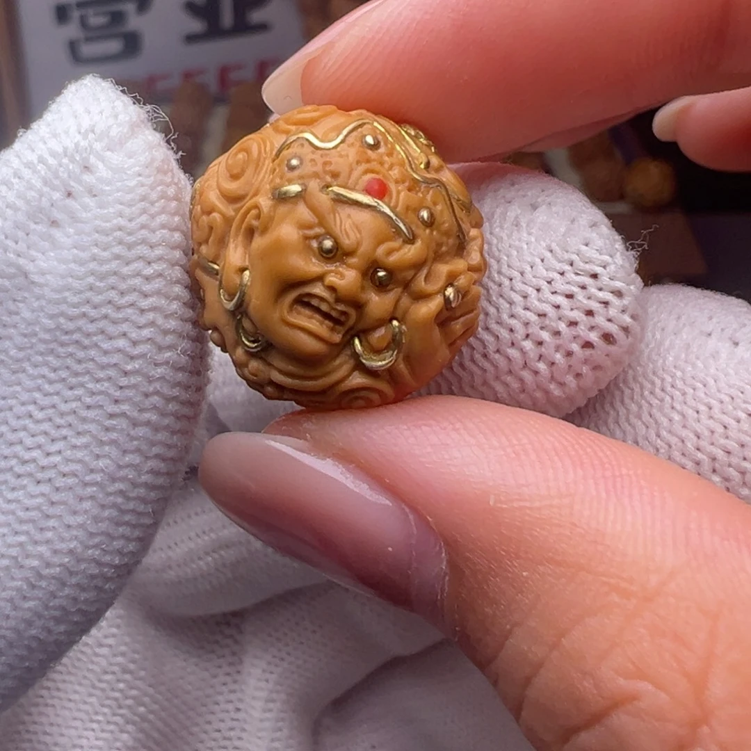 猴头核桃把件镶嵌款四大天王全品有正常封口线